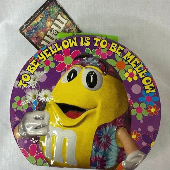 LOVE & CHOCOLATE M&M COLLECTIBLE TIN TIE DYE/PEACE 4”green handle yellow M&M - Picture 2 of 7
